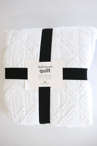 Soft Touch Quilt White